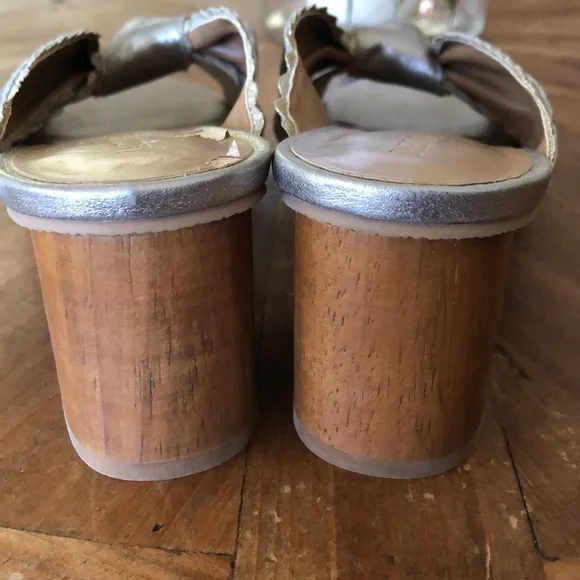 JACK ROGERS BLOCK HEELED MULE SIZE 9 - Picture 5 of 8